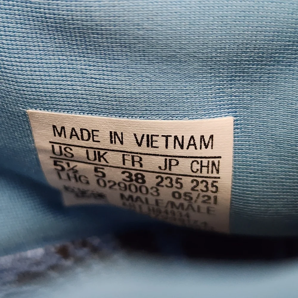 Adidas Tyshawn Sneakers, Mens 5.5 - Picture 11 of 11